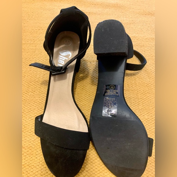 Women’s size 11 high heel shoes - Picture 3 of 4